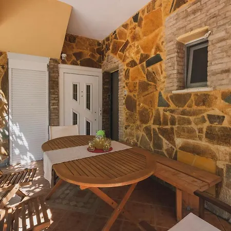 Modern Maisonette *